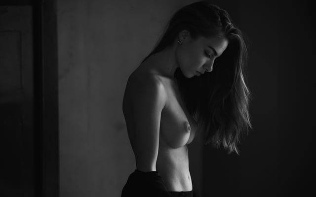 Topless • Rebecca Bagnol • 3840x2400